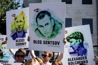Dozens of cultural actors appeal to free Sentsov and all Ukrainian political prisoners in France